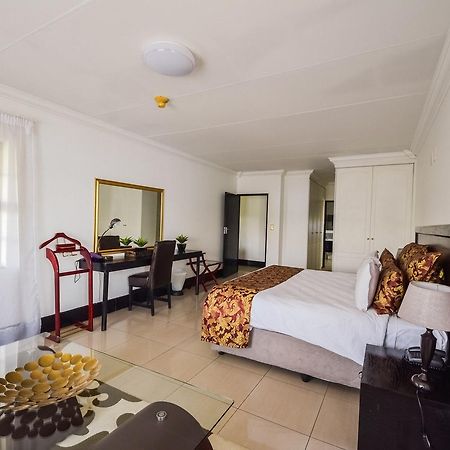 The Lakes Hotel & Conference Centre Benoni Eksteriør billede