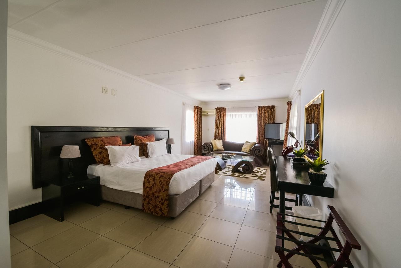 The Lakes Hotel & Conference Centre Benoni Eksteriør billede